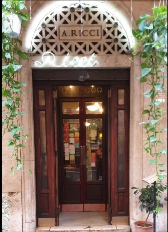 "Est! Est! Est!, a Roma la pizzeria storica ricca di arte e tradizione 7