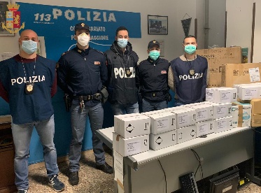 Roma: mascherine, gel, prodotti igienizzanti rincarati e non a norma. Farmacista denunciato 13