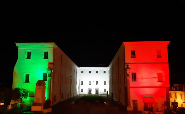 Covid-19, Palazzo Rospigliosi a Zagarolo illuminato con i colori del Tricolore 5
