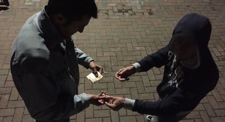 Roma, con la scusa di portare a spasso i cani spacciano. Arrestati dalla Polizia di Stato 5