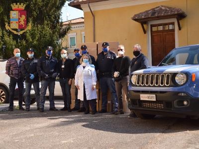 Covid-19,il Reparto Prevenzione Crimine Lazio consegna le uova pasquali donate da Il Caprifoglio Onlus , all'ospedale Spallanzani 1