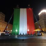 Viterbo, il Tricolore in Prefuttura posto dai Vigili del Fuoco 2 Viterbo, il Tricolore in Prefuttura posto dai Vigili del Fuoco 1