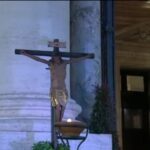 Coronavirus, sette mesi fa la preghiera di Papa Francesco in una vuota piazza San Pietro 1 Crocifisso San Marcello Roma