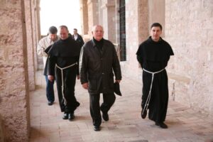 Vincenzo Coli, Padre Enzo Fortunato e padre Miroslavo Anuskevic e Gorbaciov.