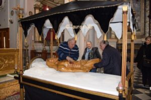 Cristo morto, Latera 