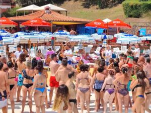 Parco Acqua Felix Festival della Bachata  #dattiunabachata", in occasione della Giornata del Bacio