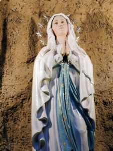 Madonna di Lourdes 
Laura Ciulli infinite realtà.it