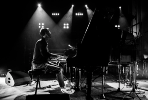 concerto di Bill Laurance,
Musica sulle bocche
Infinite realtà.it