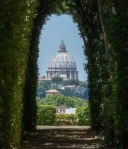 Roma Colle Aventino, serratura ordine di malta, infinite realtà.it