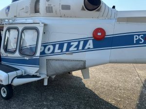 Elicottero della polizia di stato Viterbo questura infinite realtà.it Laura Ciulli